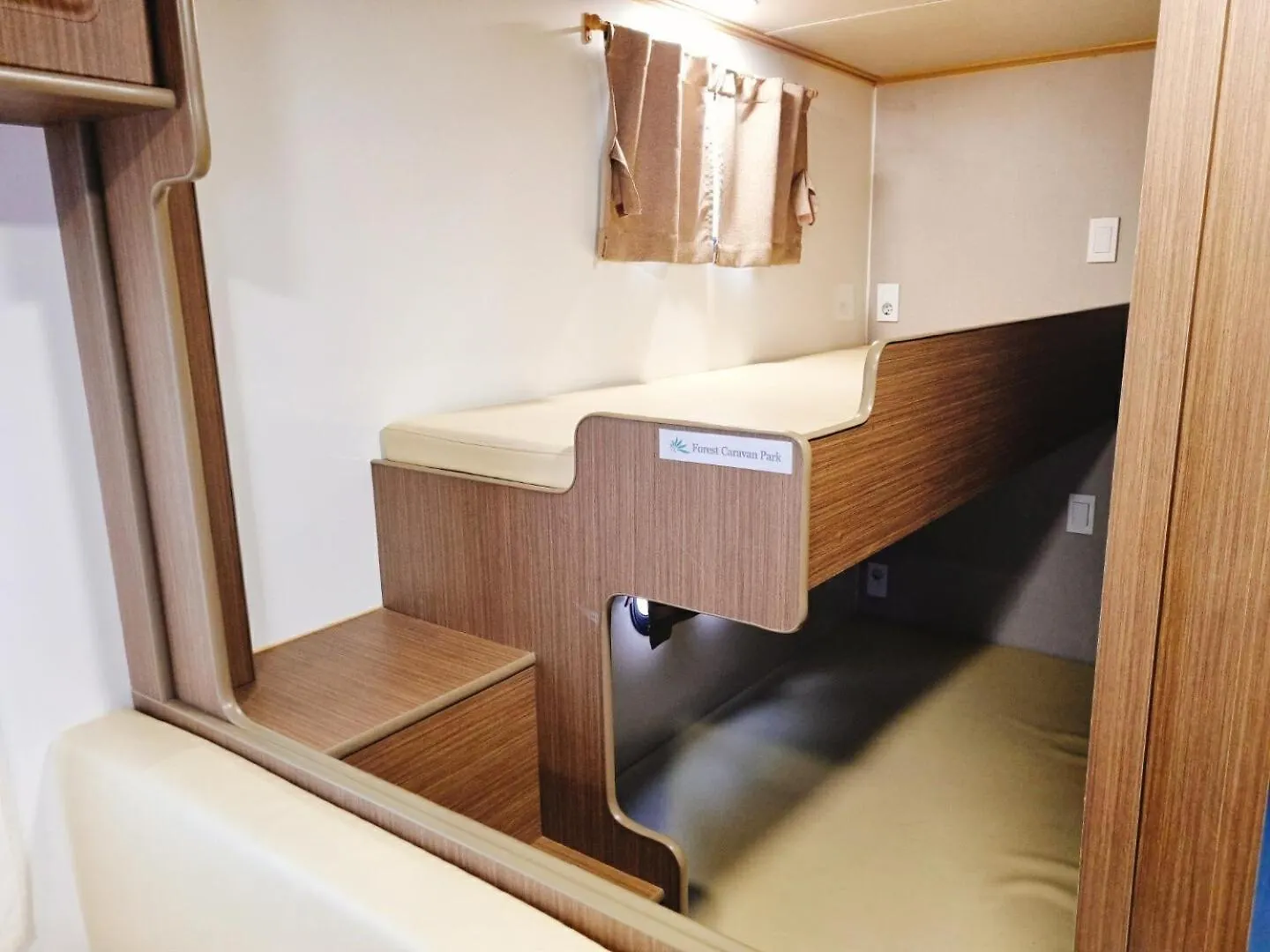 Forest Caravan Pension Incheon 0*,