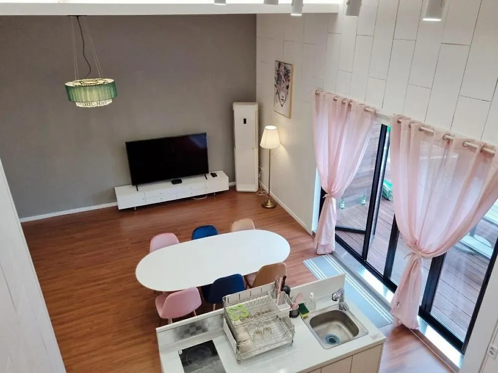 Forest Caravan Pension Incheon Guest house