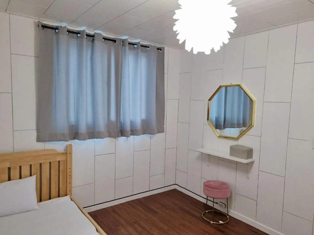 Forest Caravan Pension Incheon Guest house