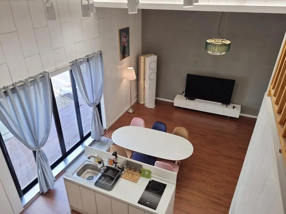 Forest Caravan Pension Incheon 0*,