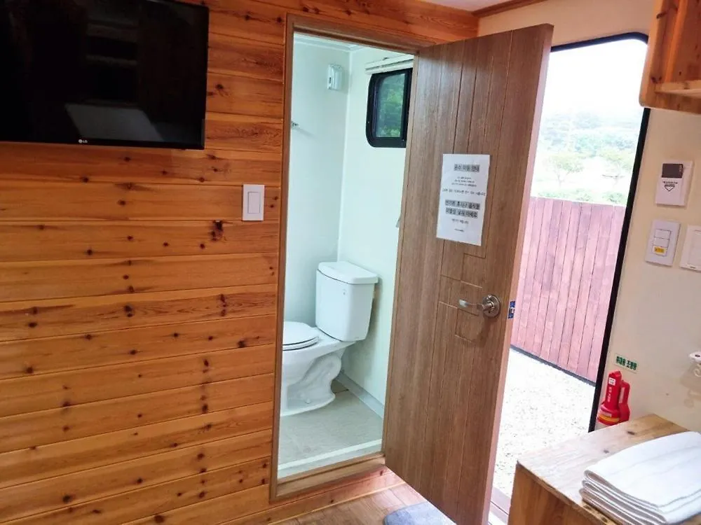 Forest Caravan Pension Incheon 0*,